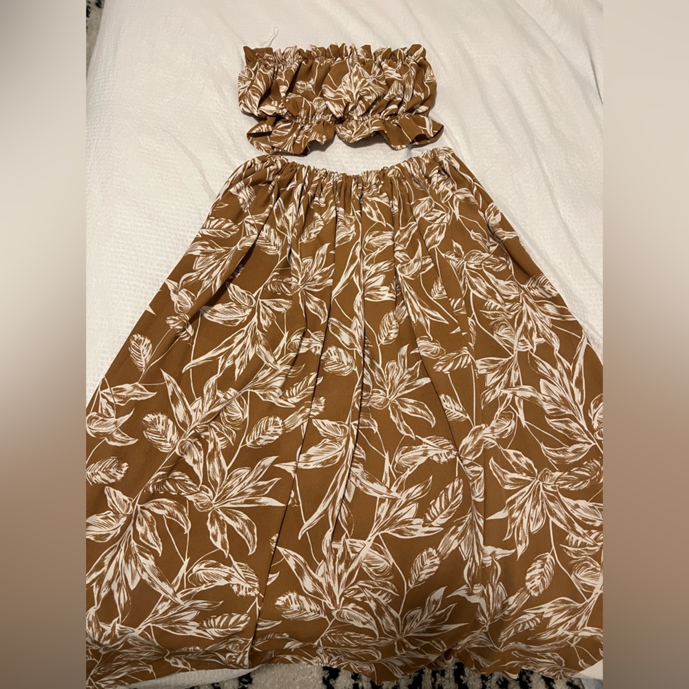 Maternity. Rust color floral print Aline skirt with bandeau.